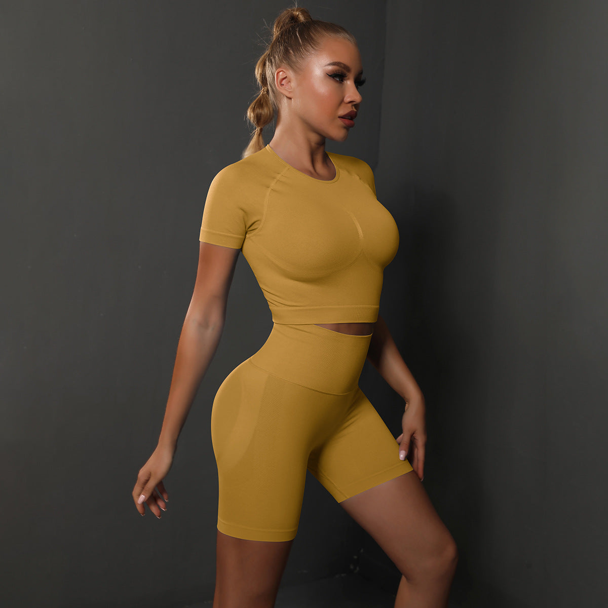 Two-Piece Set – High Elastic Peach Hip Short Sleeve Top & Shorts